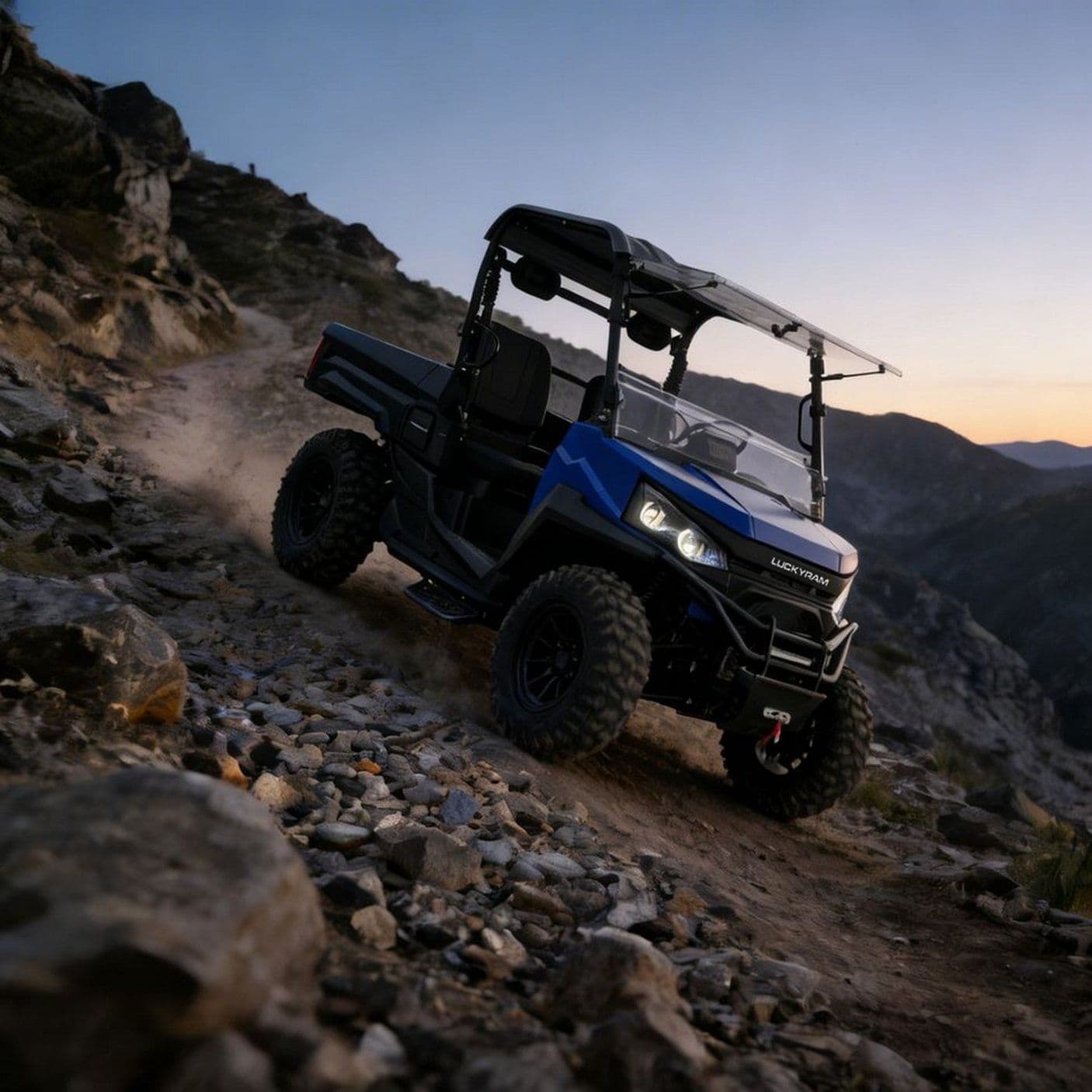4WD UTV vadászatra 20KW csúcsteljesítmény 400mm gázolás 350kg terhelés